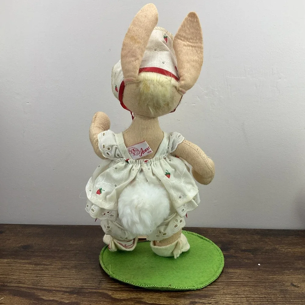 Annalee 11 Inch Spring Easter Parade Bunny Rabbit Girl With Tag